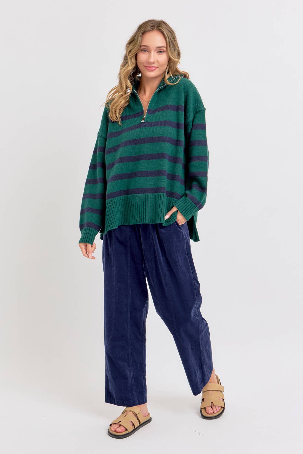 STRIPED ZIP-FRONT OVERSIZED PULLOVER KNIT SWEATER: HUNTER/NAVY