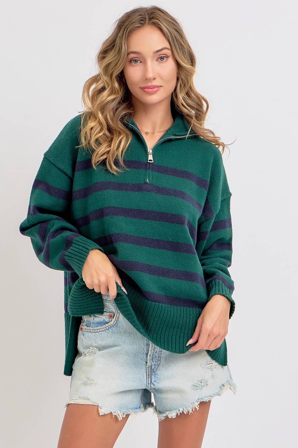 STRIPED ZIP-FRONT OVERSIZED PULLOVER KNIT SWEATER: HUNTER/NAVY