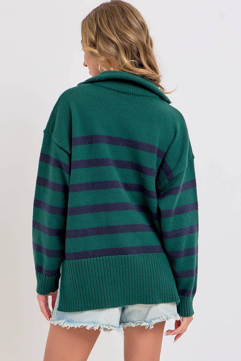 STRIPED ZIP-FRONT OVERSIZED PULLOVER KNIT SWEATER: HUNTER/NAVY