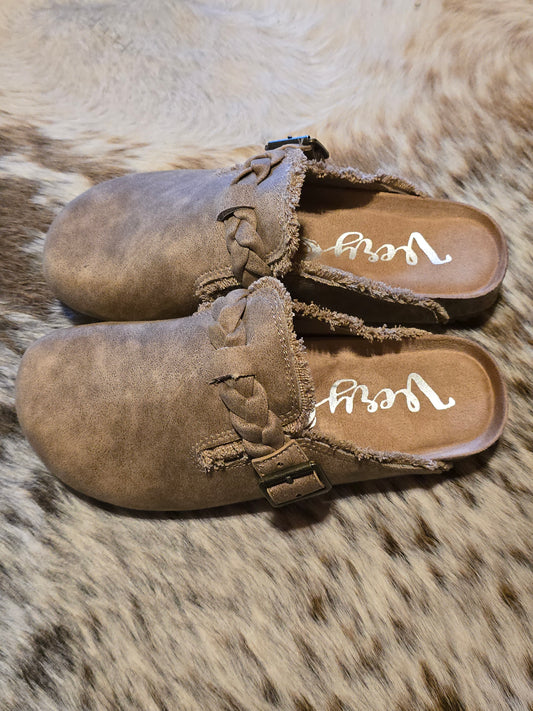 Iris Slippers